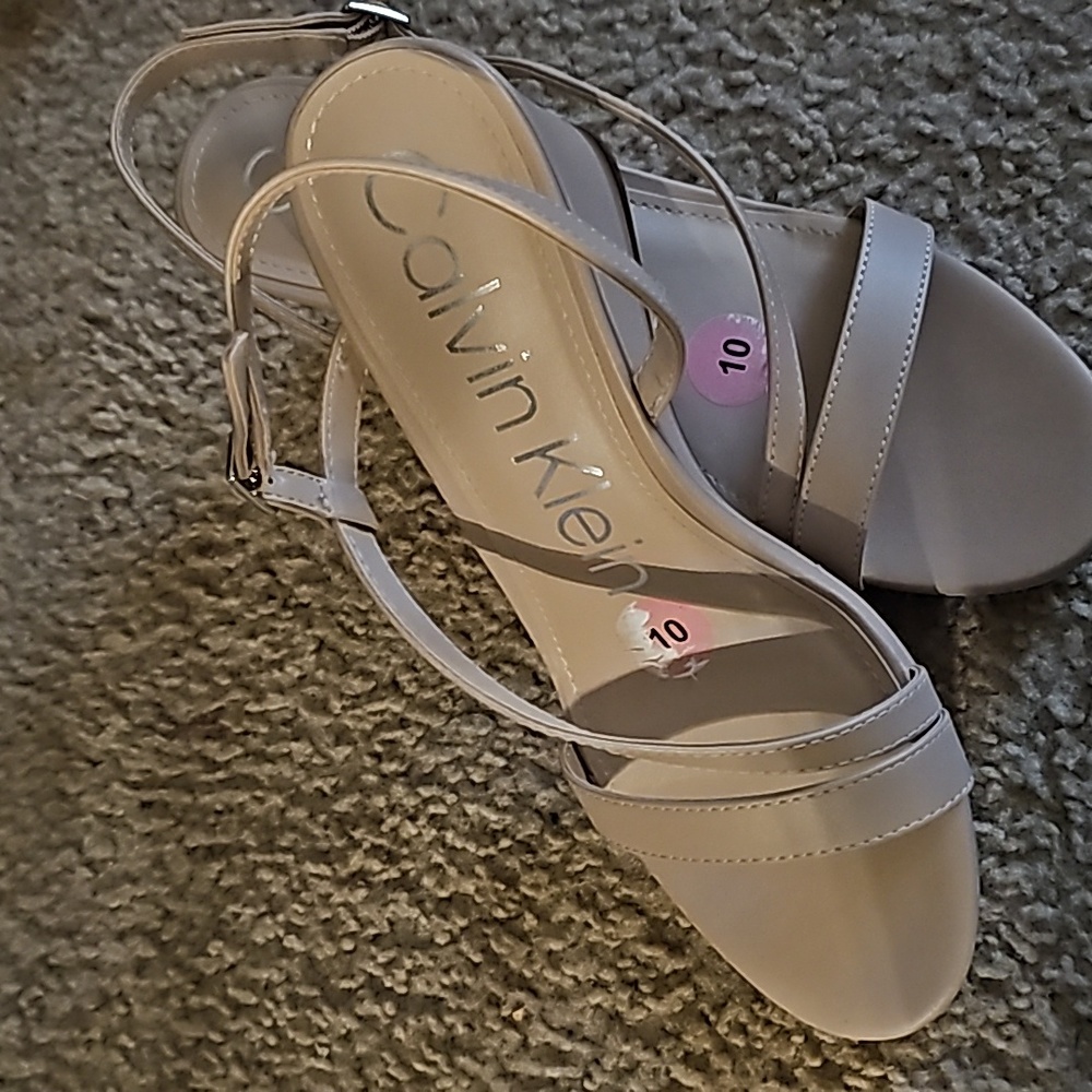 Shoe. Calvin Klein, size 10M - Picture 3 of 5